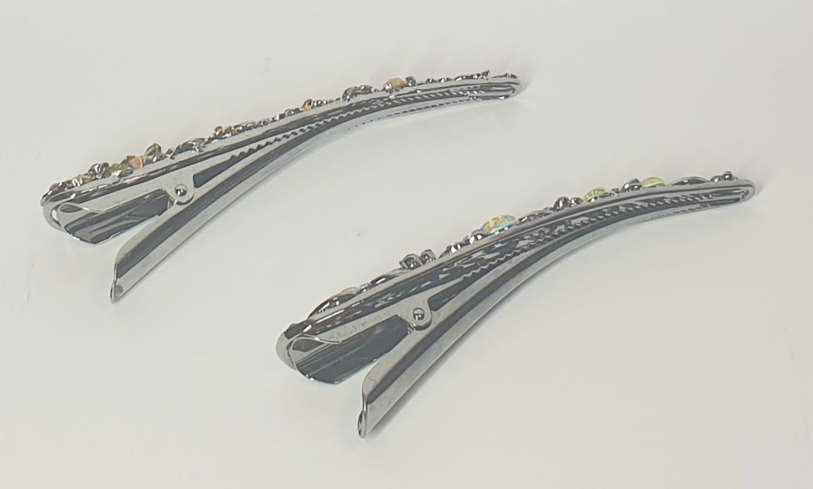 PAIR OF FLORAL HAIR CLIPS