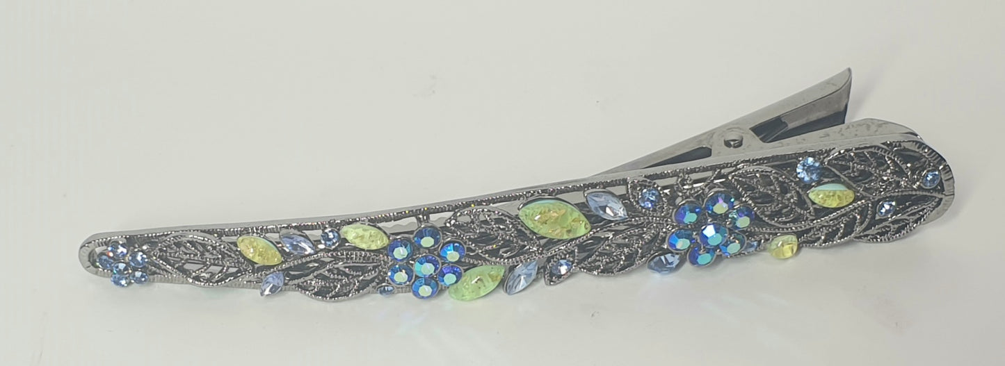 PAIR OF FLORAL HAIR CLIPS