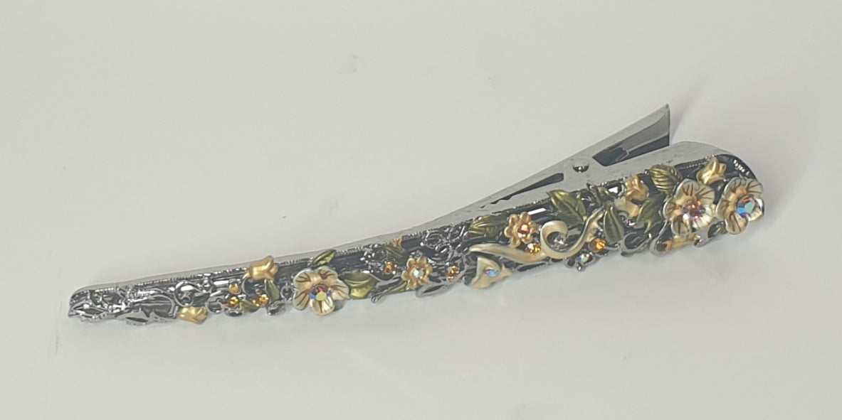 PAIR OF FLORAL HAIR CLIPS