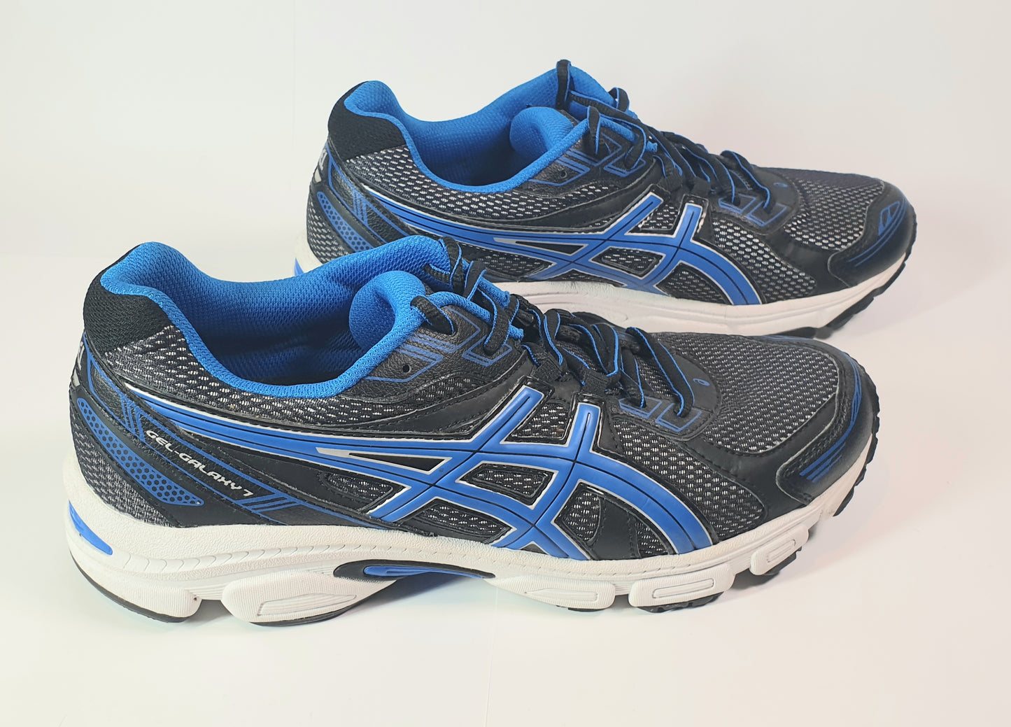 Asics Gel-Galaxy 7 running , black and blue.