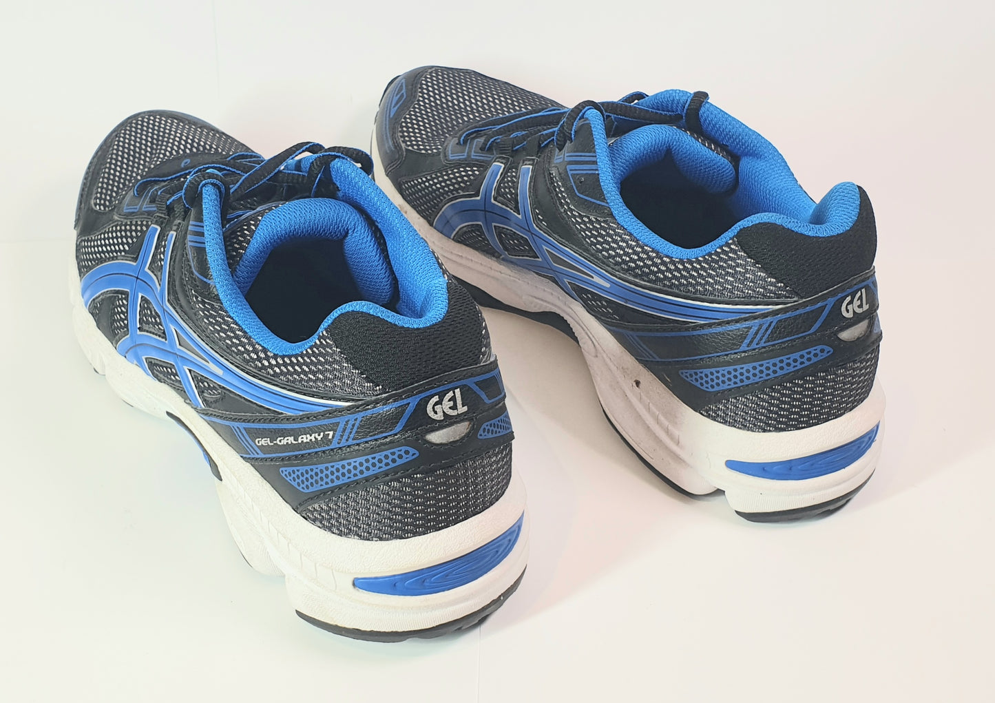 Asics Gel-Galaxy 7 running , black and blue.
