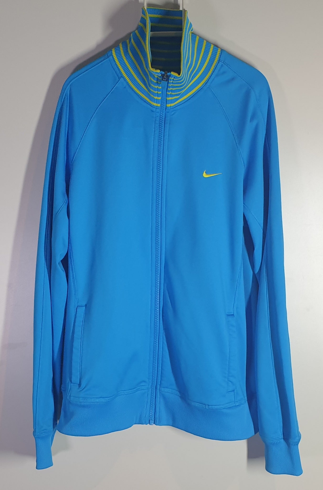 VINTAGE NIKE JACKET SIZE MEDIUM