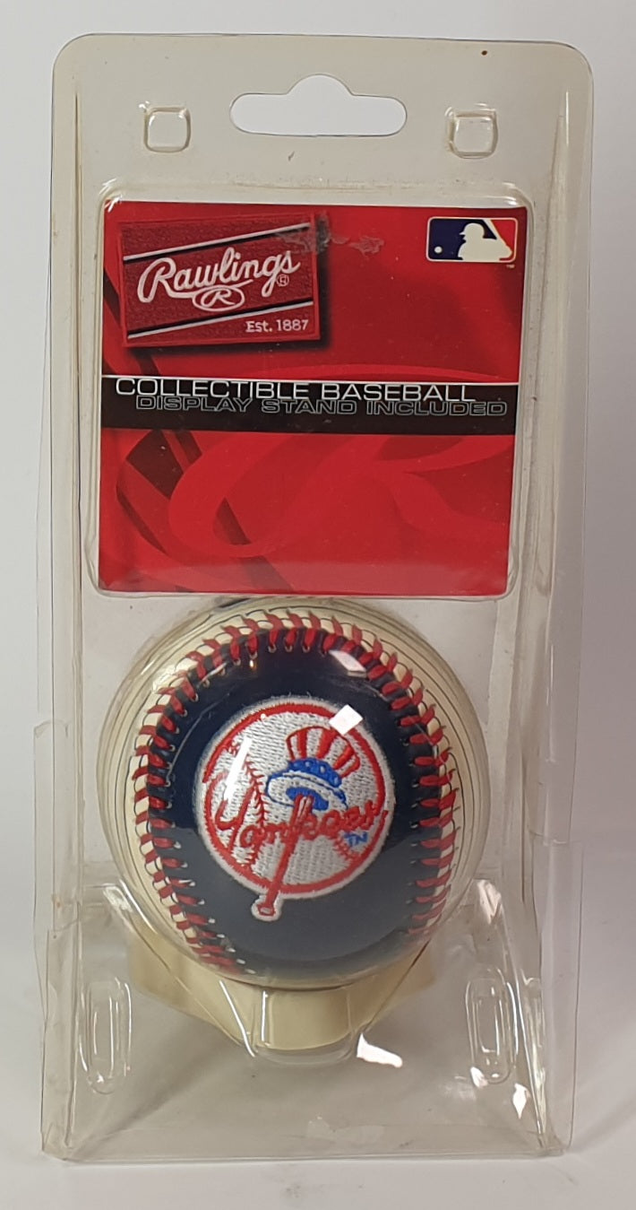 YANKEES RAWLINGS BASEBALL COLLECTIBLE