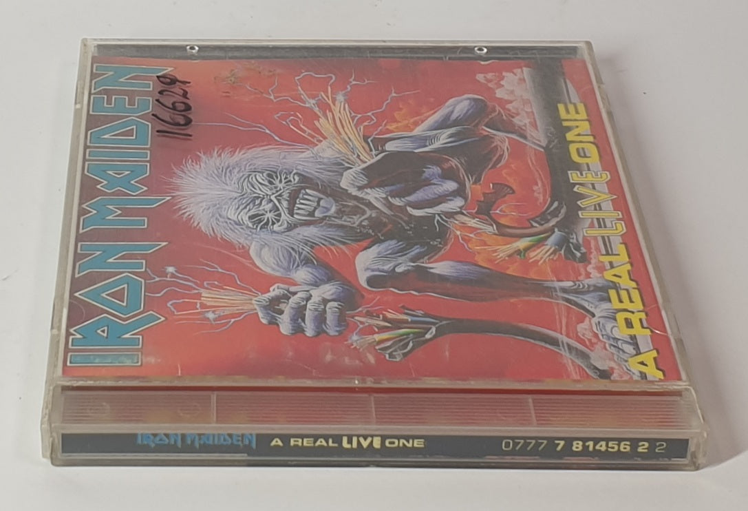 IRON MAIDEN A Real LIVE CD