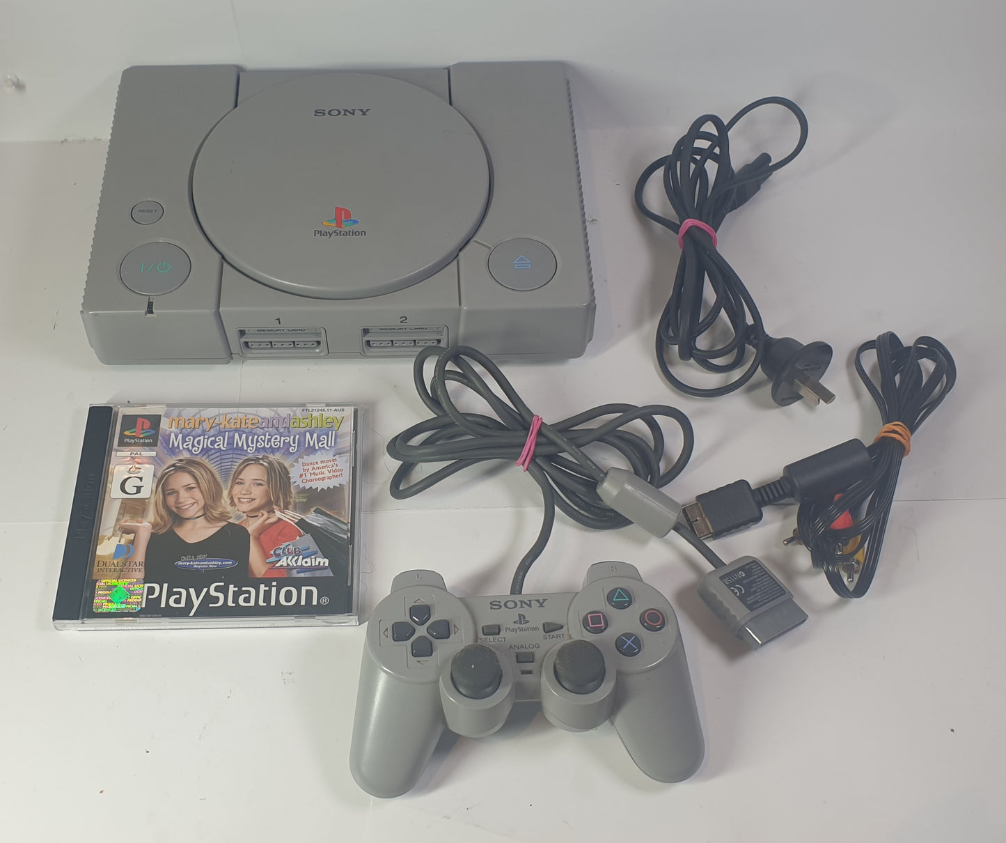 PLASTATION ONE WITH GAME