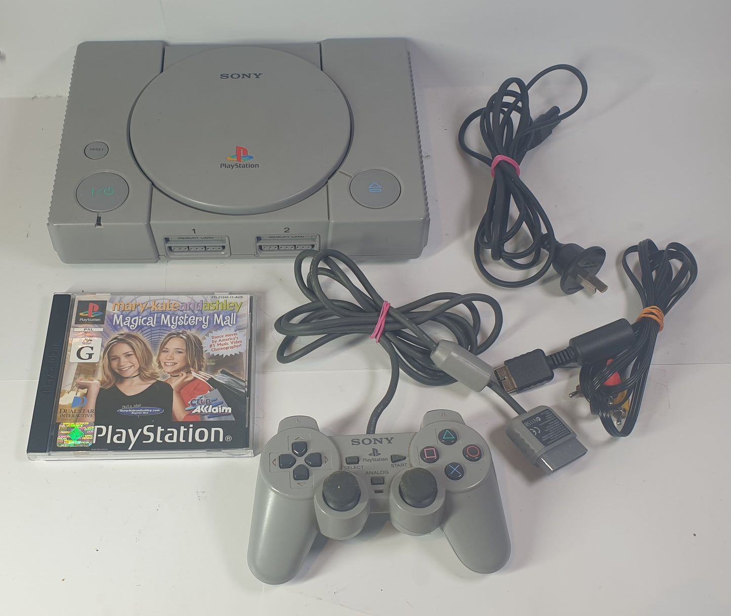PLASTATION ONE WITH GAME